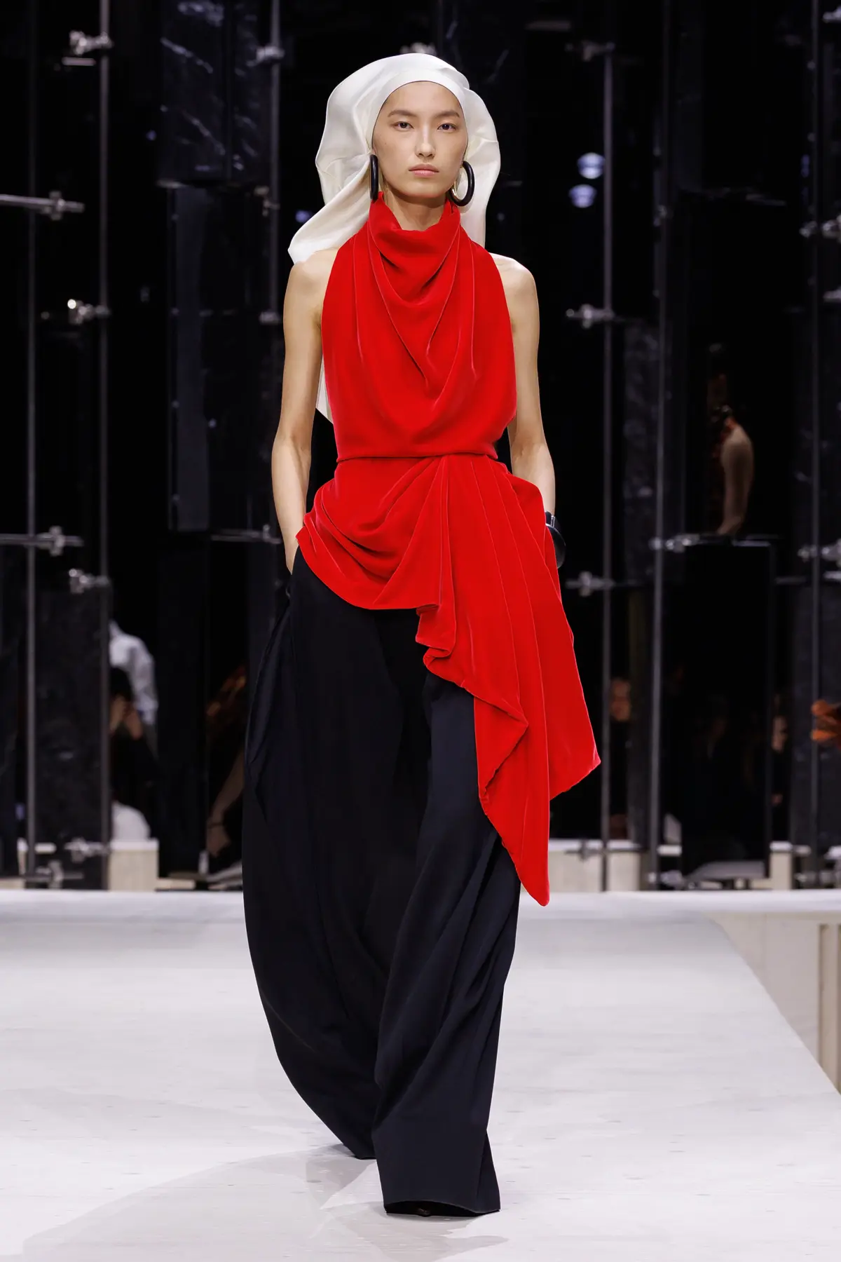 GIVENCHY FW26 WOMAN SHOW LOOK 23